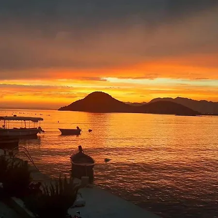 Apartment Tiho & Jelena- Levantera Blace